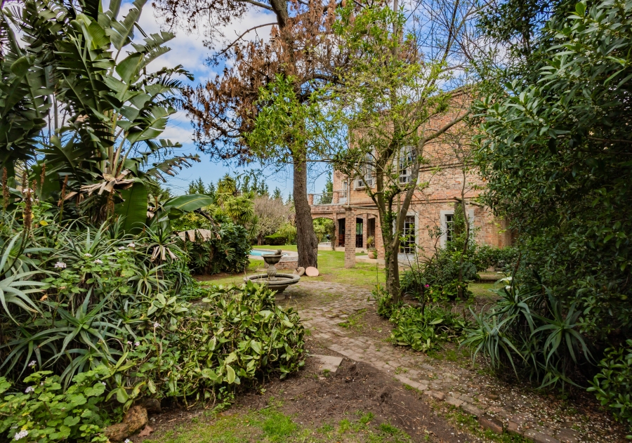 6 Bedroom Property for Sale in Vierlanden Western Cape